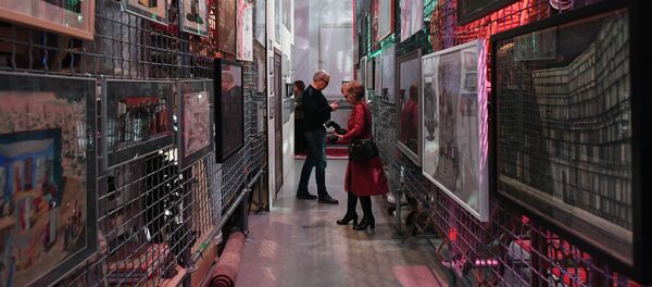 Посетители на открытии выставки Посетители на открытии выставки - Sputnik Грузия