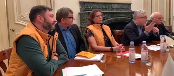 Французские политики испугались желтых жилетов Sputnik Французские политики испугались желтых жилетов Sputnik - Sputnik Грузия