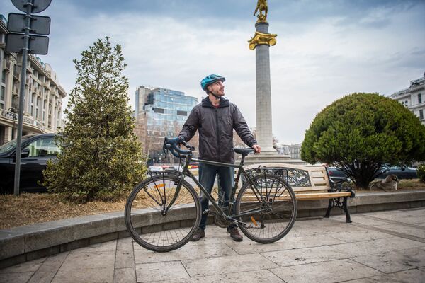 Британец, у которого в Тбилиси украли велосипед, рассказал об отношении к Грузии - Sputnik Грузия