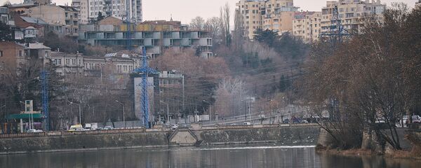 Вид на город Тбилиси в пасмурную погоду зимой - Sputnik Грузия