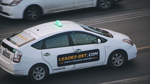  Toyota Prius - თეთრი ტაქსი - Sputnik საქართველო