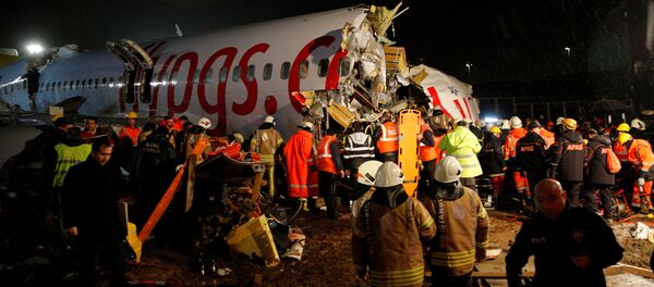 Крушение самолета в аэропорту Стамбула - Sputnik Грузия
