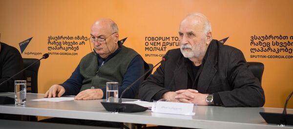 Пресс-конференция на тему Как решить проблему некачественного строительства жилых домов и дефицита парковок в Тбилиси? - Sputnik Грузия