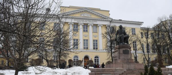 Здание факультета журналистики Московского государственного университета имени М. В. Ломоносова  - Sputnik Грузия