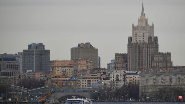Вид со стороны набережной Москвы-реки на здание МИД РФ в Москве. - Sputnik Грузия