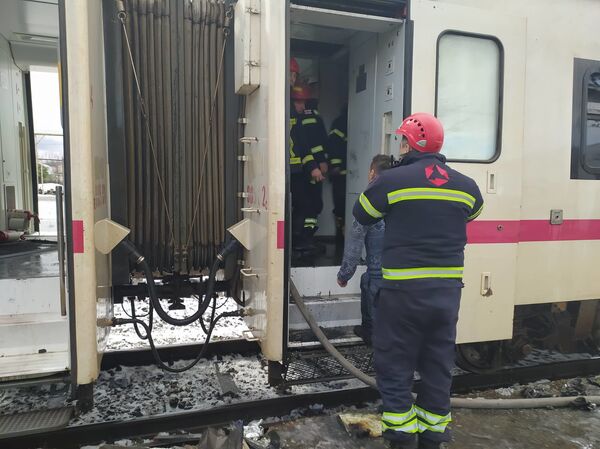 აბაშაში სამგზავრო მატარებელს ცეცხლი გაუჩნდა - Sputnik საქართველო