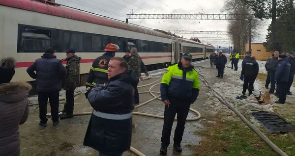 აბაშაში სამგზავრო მატარებელს ცეცხლი გაუჩნდა - Sputnik საქართველო