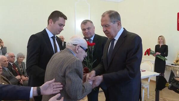 Сергей Лавров в Мюнхене наградил ветеранов памятными медалями - Sputnik Грузия