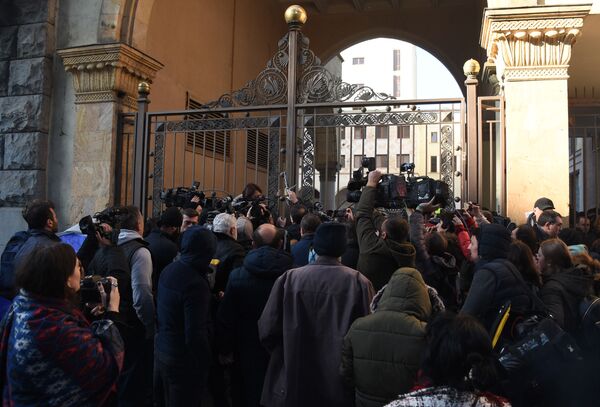 რატომ უნდა მოაგვაროთ პირადი ცხოვრება საპროტესტო აქციაზე წასვლამდე – რჩევები ჟურნალისტებს რატომ უნდა მოაგვაროთ პირადი ცხოვრება საპროტესტო აქციაზე წასვლამდე – რჩევები ჟურნალისტებს - Sputnik საქართველო