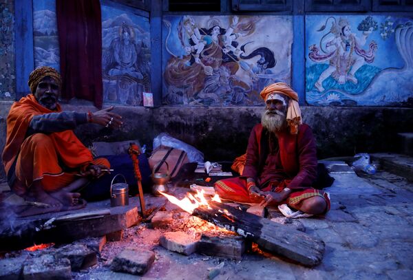 Пашупатинатх - крупный храмовый комплекс индуизма, расположенный по обе стороны реки Багмати на восточной окраине Катманду, столицы Непала. Пашупатинатх считается самым важным в мире святым храмом Шивы. Каждый день к Пашупатинатху сходятся тысячи паломников со всего мира, преимущественно из Непала и Индии. В феврале-марте празднуется Маха-Шиваратри - ночь Шивы, когда к этому храму сходятся десятки тысяч верующих на праздничные церемонии - Sputnik Грузия
