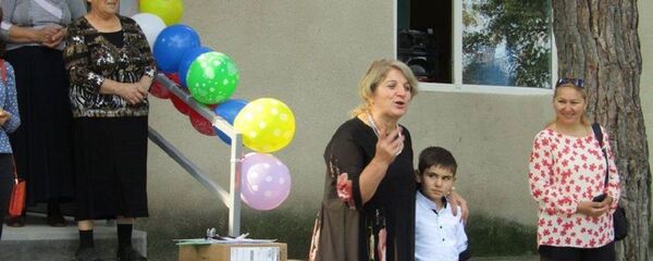 ერთ-ერთ სასკოლო ღონისძიებაზე ერთ-ერთ სასკოლო ღონისძიებაზე - Sputnik საქართველო