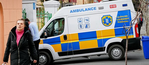 სასწრაფო დახმარების მანქანა ინფექციურ საავადმყოფოთან - Sputnik საქართველო