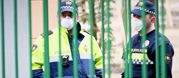 პოლიციელები საავადმყოფოსთან პოლიციელები საავადმყოფოსთან - Sputnik საქართველო