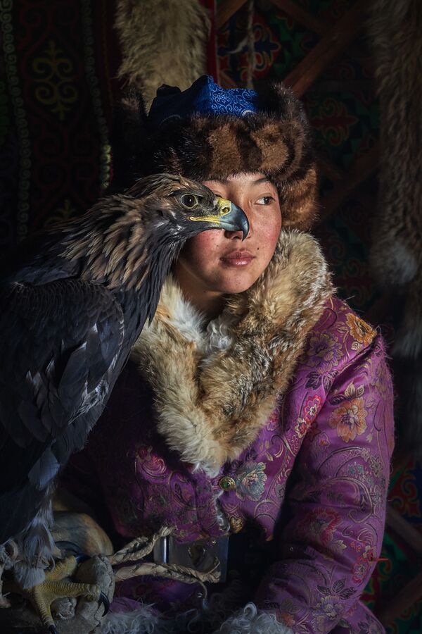 Снимок Охотница на орла мьянманского фотографа Кьява Бо Бо Хана , победивший в номинации Национальные награды конкурса Sony World Photography Awards - Sputnik Грузия