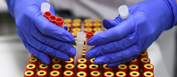 Пробирки с биоматериалом в лабораторном комплексе - Sputnik Грузия