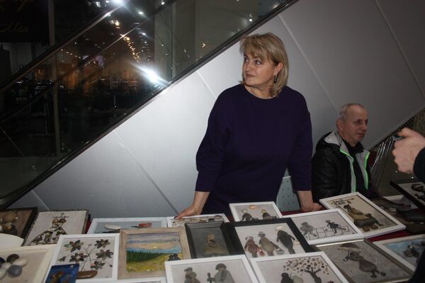 თეატრის გრიმიორი რომელიც ქვებით ხატავს და მიმდინარეობა სახელად „ქვანიჭი“ თეატრის გრიმიორი რომელიც ქვებით ხატავს და მიმდინარეობა სახელად „ქვანიჭი“ - Sputnik საქართველო