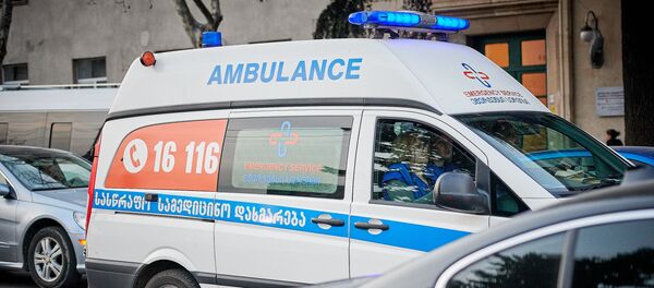 Скорая помощь 112 доставляет пациентов в больницу - Sputnik Грузия