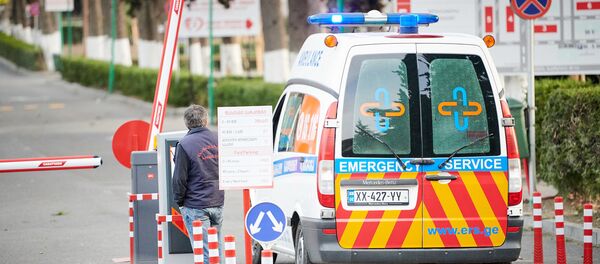 სასწრაფო დახმარების მანქანა საავადმყოფოს ეზოში - Sputnik საქართველო