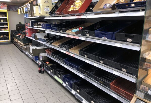Пустые прилавки в супермаркете в Копенгагене - Sputnik Грузия