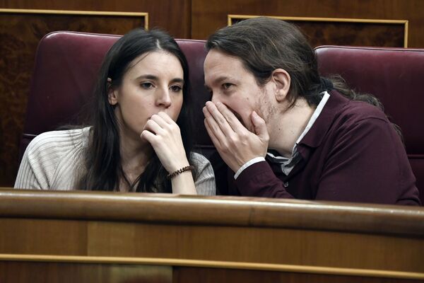 ესპანელი მინისტრი ქალი ირენე მონტერო და მისი მეუღლე, ქვეყნის ვიცე–პრემიერი და პარტია Unidas Podemos–ის ლიდერი პაბლო იგლესიასი ასევე კარანტინზე არიან კორონავირუსის გამო  - Sputnik საქართველო