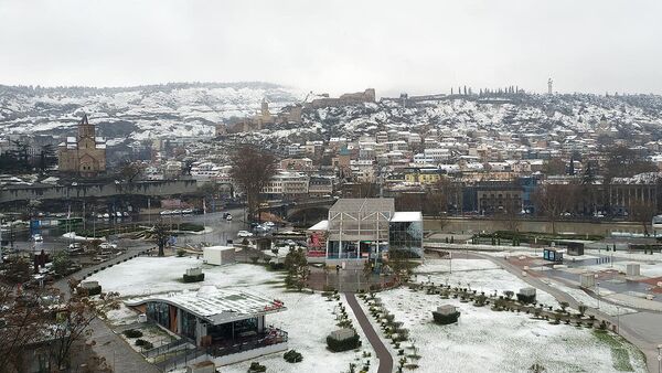 Тбилиси в снегу. В середине марта в столице Грузии прошел снегопад - Sputnik Грузия