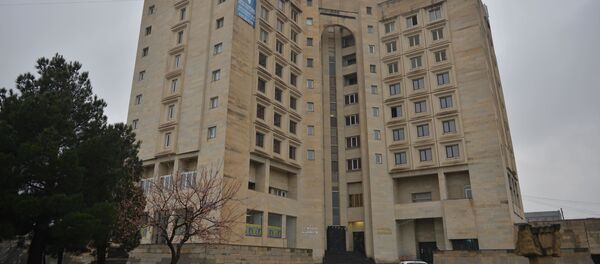 Гостиница Рустави в которой находятся люди в изоляции в связи с эпидемией коронавируса - Sputnik Грузия