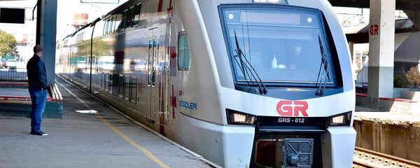 მატარებელი  Stadler სადგურზე მატარებელი  Stadler სადგურზე - Sputnik საქართველო