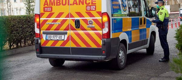 Бригада Скорой помощи 112 на выезде. В Грузии борются с коронавирусом. Введен режим ЧП - Sputnik Грузия