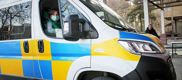 Бригада Скорой помощи 112 выезжает по вызову - Sputnik Грузия