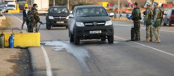 Карантин в Марнеули и Болниси. В борьбе с распространением коронавируса участвуют военные - Sputnik Грузия