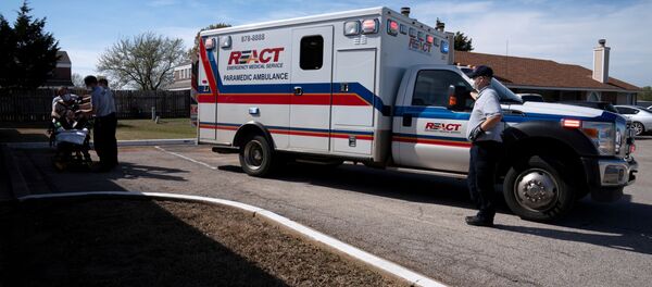 Коронавирус распространяется в США. Медики забирают в клинику очередного пациента в тяжелом состоянии. Оклахома - Sputnik Грузия