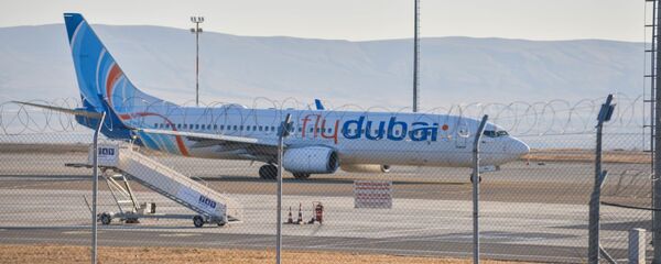Пассажирский самолет Fly Dubai в тбилисском аэропорту - Sputnik Грузия