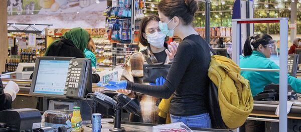 მყიდველი მაღაზიაში მყიდველი მაღაზიაში - Sputnik საქართველო