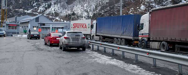 ავტომობილები ზემო ლარსზე - Sputnik საქართველო