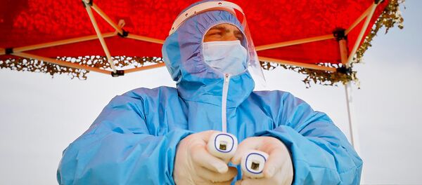 Военные медики на блокпосту в Марнеули. В Грузии борются с коронавирусом - Sputnik Грузия