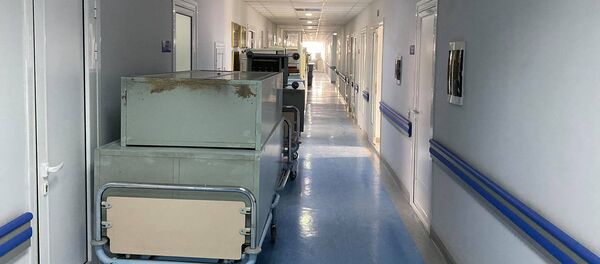 Мобильная приемная для больных коронавирусом при инфекционной больнице Норк - Sputnik Грузия