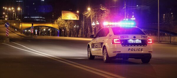 საპატრულო პოლიციის ეკიპაჟი საკომენდანტო საათის დროს თბილისის ქუჩებში საპატრულო პოლიციის ეკიპაჟი საკომენდანტო საათის დროს თბილისის ქუჩებში - Sputnik საქართველო