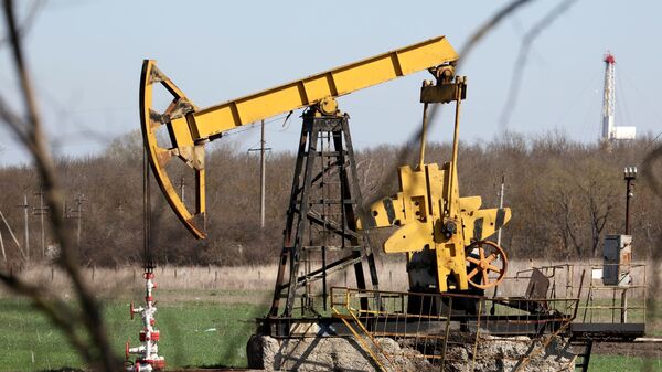 Нефтяной станок-качалка  - Sputnik Грузия