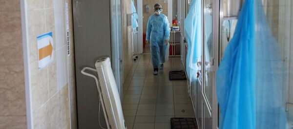 Медицинский работник в больнице, фото из архива - Sputnik Грузия