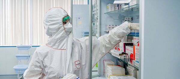 Врач в палате  - Sputnik Грузия