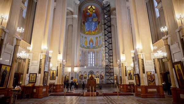 Кафедральный собор Святой Троицы Самеба во время карантина - Sputnik Грузия