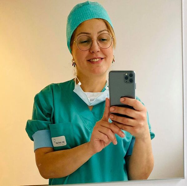 ხუთ ენაზე მოსაუბრე ქართველი ბელგიის კლინიკაში და ვადაგასული საბუთი, რომელსაც ვერ ელევა ხუთ ენაზე მოსაუბრე ქართველი ბელგიის კლინიკაში და ვადაგასული საბუთი, რომელსაც ვერ ელევა - Sputnik საქართველო