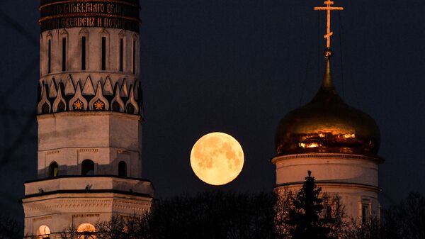 Суперлуние, наблюдаемое в Москве - Sputnik Грузия