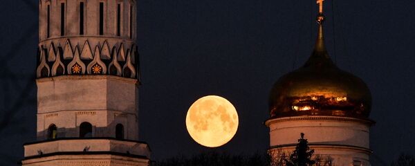 Суперлуние, наблюдаемое в Москве - Sputnik Грузия