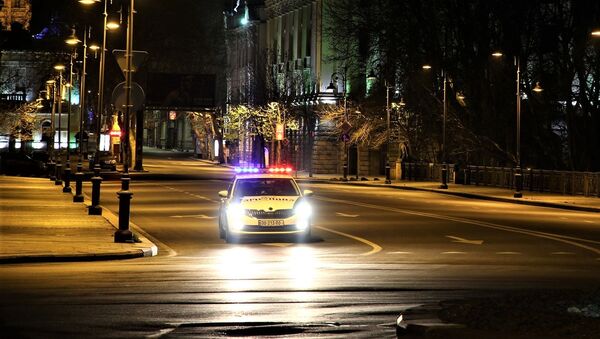 საპატრულო პოლიციის ეკიპაჟი საკომენდანტო საათის დროს თბილისის ქუჩებში - Sputnik Грузия