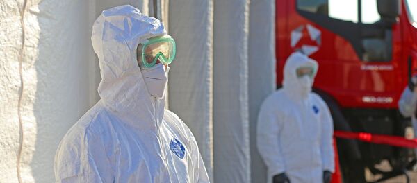 Медики у полевого госпиталя на блокопосту Медики у полевого госпиталя на блокопосту - Sputnik Грузия