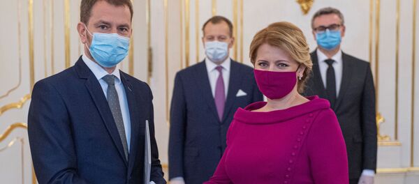 Президент Словакии Зузана Чапутова и премьер-министр Словакии Игорь Матович в медицинских масках - Sputnik Грузия