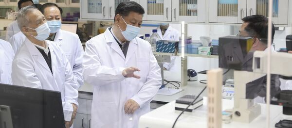 ჩინეთის პრეზიდენტი ცზინპინი პეკინის სამხედრო-ოსამედიცინო მეცნიერებათა აკადემიაში  ჩინეთის პრეზიდენტი ცზინპინი პეკინის სამხედრო-ოსამედიცინო მეცნიერებათა აკადემიაში  - Sputnik საქართველო