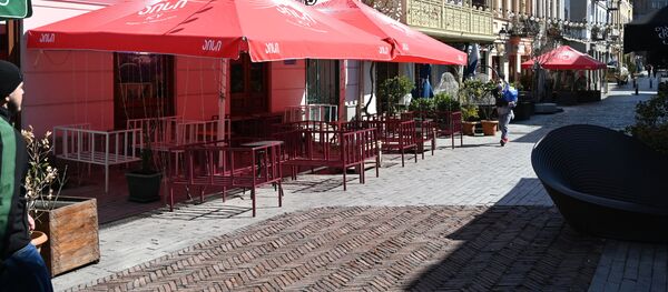 Пустой квартал Новый Тифлис. Закрытые кафе и рестораны. Туристов нет - Sputnik Грузия