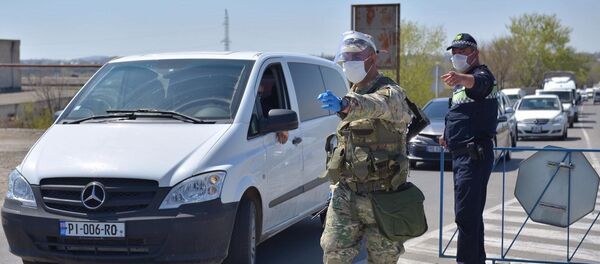 Военные на блокпосту в Хашми, муниципалитет Сагареджо. Ситуация в Грузии в связи с коронавирусом - Sputnik Грузия